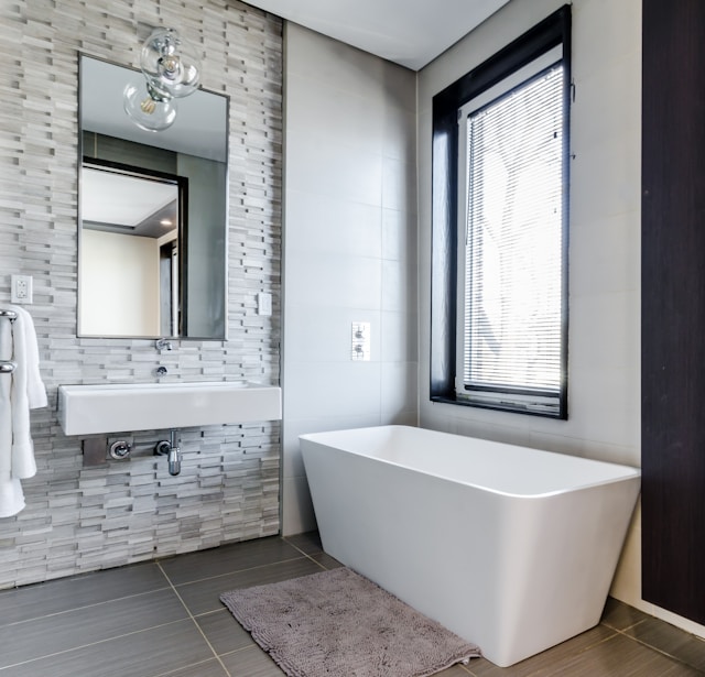 Smart Bathroom Technology Innovations for the Modern Home