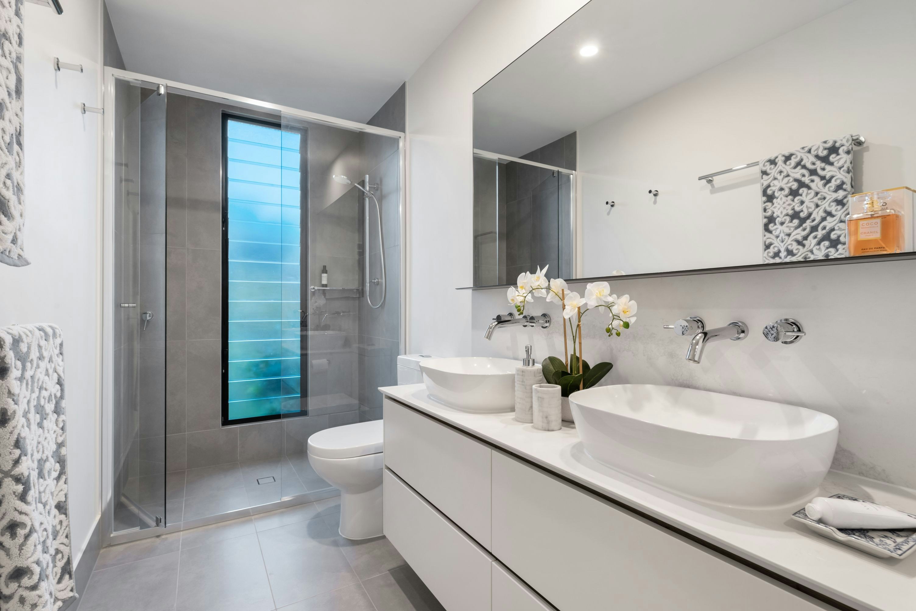 Illuminate Your Loo: Creative Bathroom Lighting Ideas for Every Style